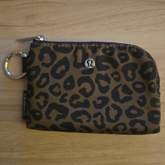 lululemon athletica Handbags - Lululemon Clippable Card Pouch
Leopardo Mini Desert Khaki Multi